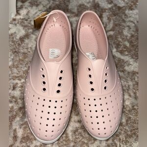 Native Women's Jefferson Slip-On Moccasins in Light Pink